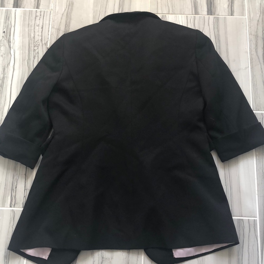 Blazer - Picture 4 of 4